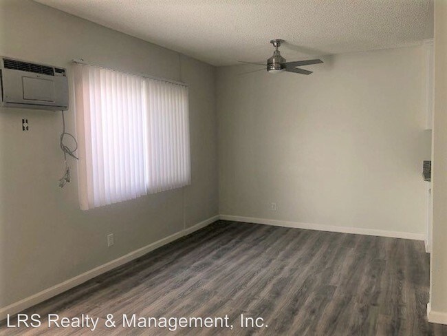 Foto del edificio - 13825 Vanowen St