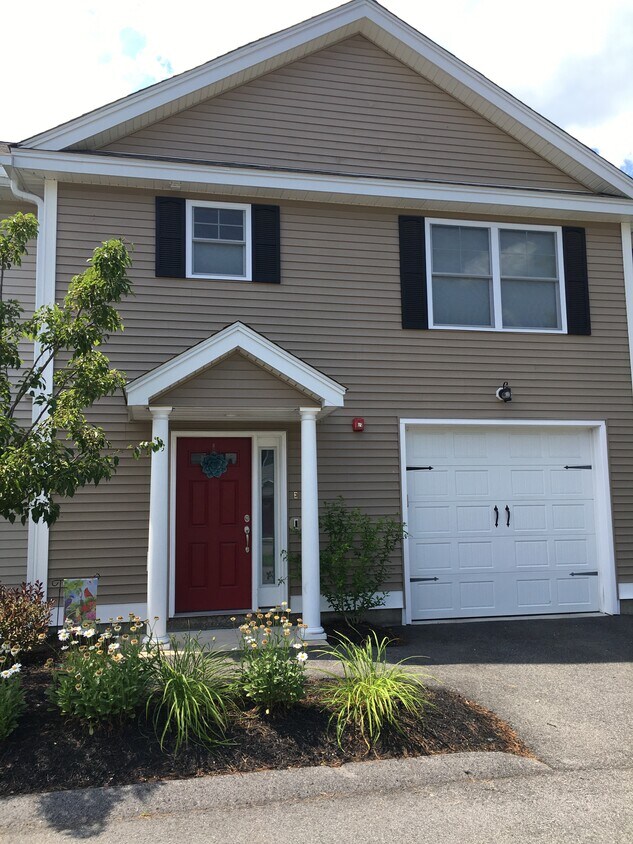 Primary Photo - 77 Deerwood Dr