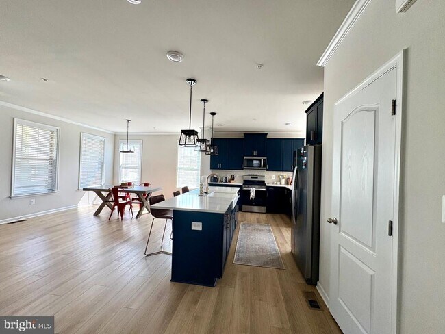 Foto del edificio - 1717 Evansberry Dr