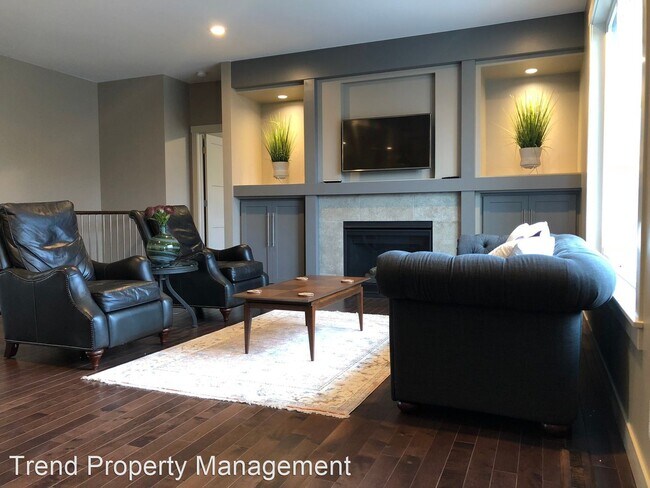 Building Photo - 4 br, 3 bath House - 1916 Spruce Meadow Dr...