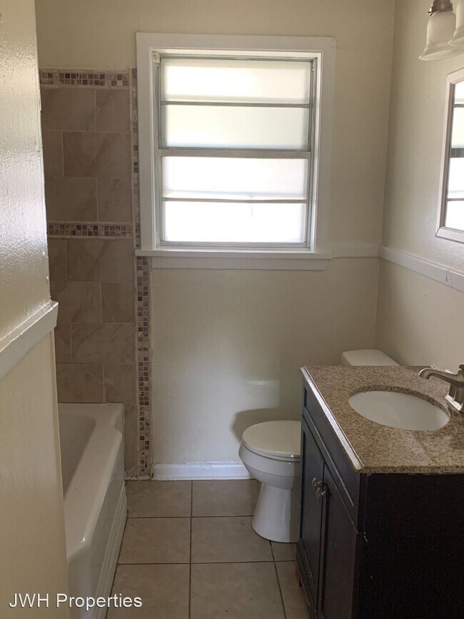 Foto del edificio - 3 br, 1.5 bath House - 624 Woodmont Pl