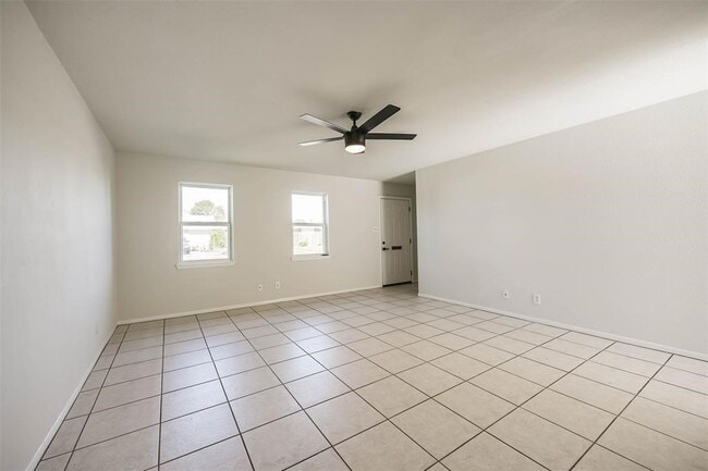Building Photo - 37 San Jacinto Dr