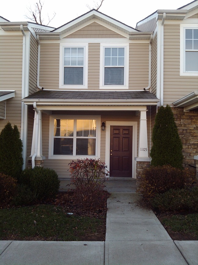 Foto del edificio - Greendale Townhomes