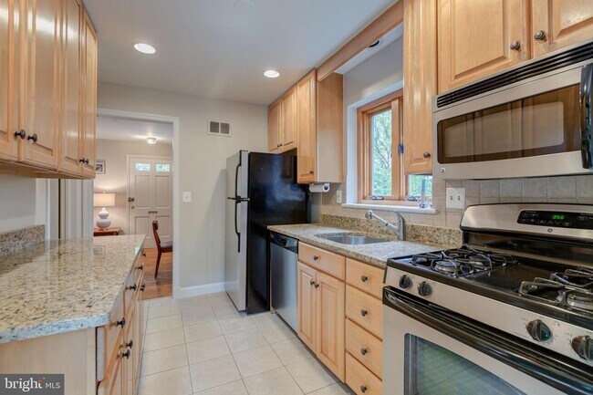 Building Photo - 408 E Timber Branch Pkwy