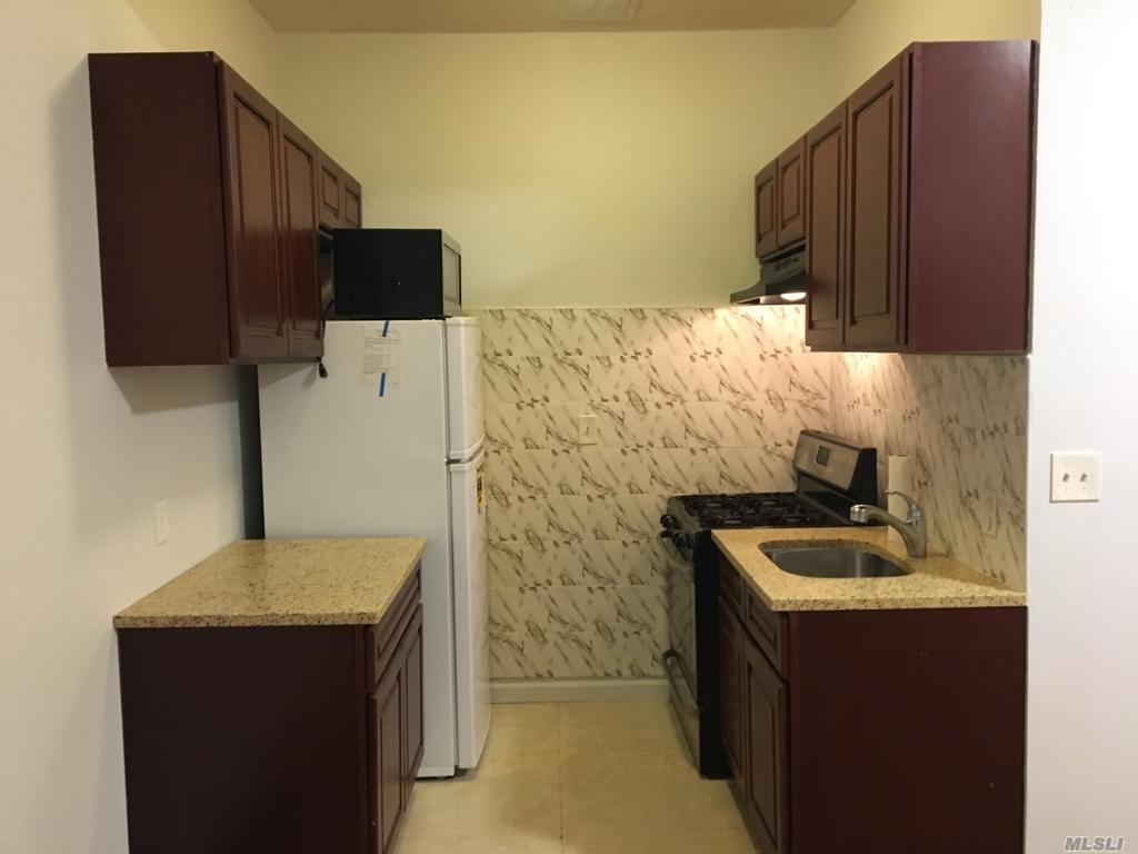 Foto principal - 899 Glenmore Ave