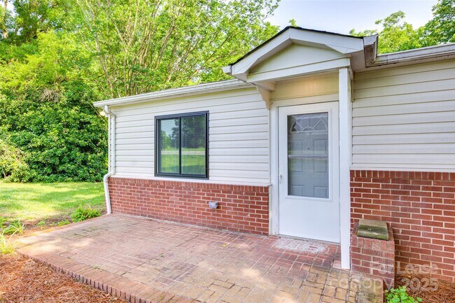 Building Photo - 3113 Monroe Way
