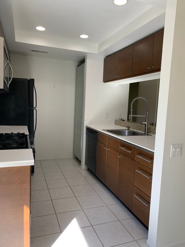 Foto del edificio - **MOVE-IN SPECIAL** Two Bedroom Single Lev...