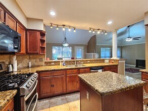 Building Photo - 8807 Vista Springs Dr