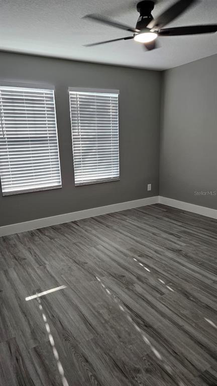 Foto del edificio - 5209 Creekside Park Ave