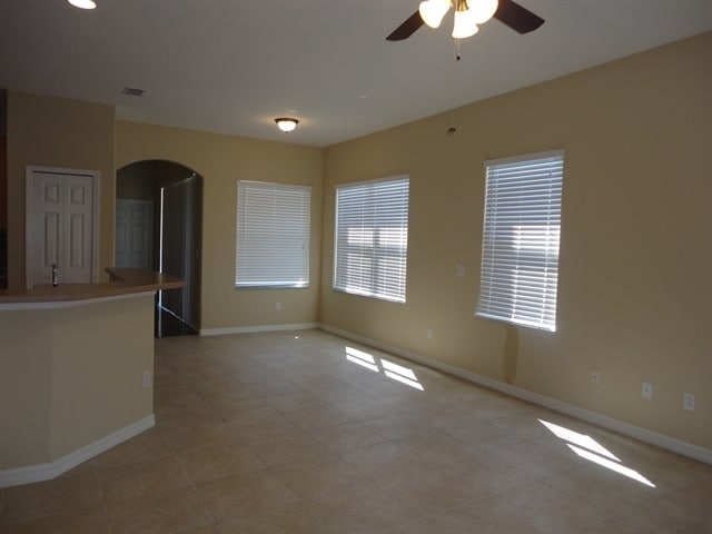 Foto del edificio - 444 Lake Amberleigh Drive