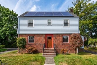 Building Photo - 292 Essex Ave