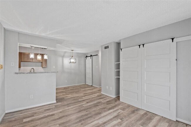 Foto del edificio - 2750 Holly Hall St