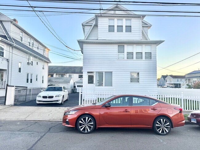 Building Photo - 67 Tremont Ave