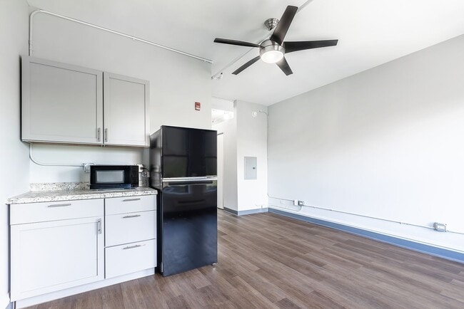 Interior Photo - 5401 S Cornell