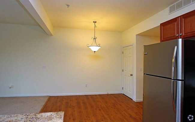 Building Photo - Townhouse Drive