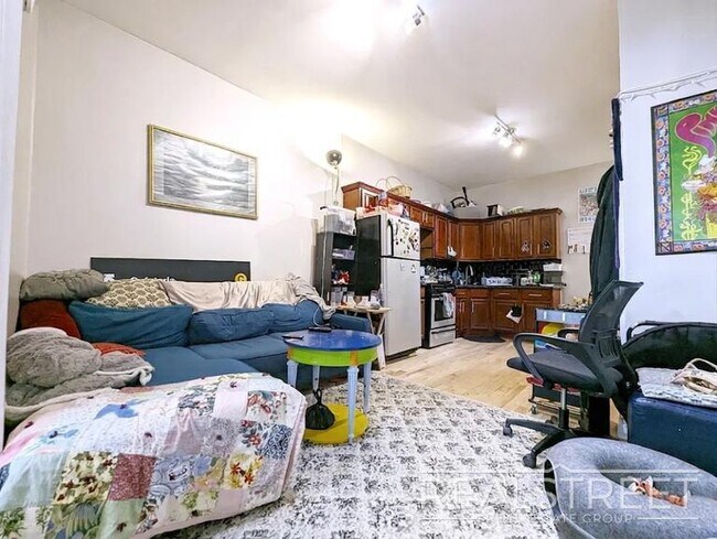 Foto del edificio - Utica Avenue