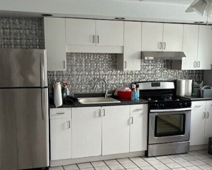 Kitchen - 24 Billow Ave