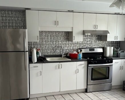 Kitchen - 24 Billow Ave