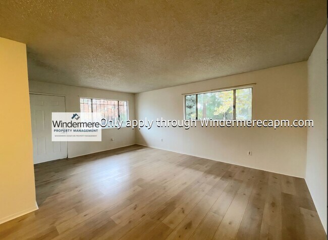 Foto del edificio - Delightful 2 Bedroom Condo- Available Now!