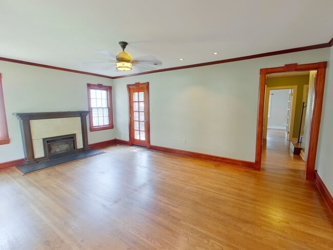 Foto del edificio - 3431 E Pine St