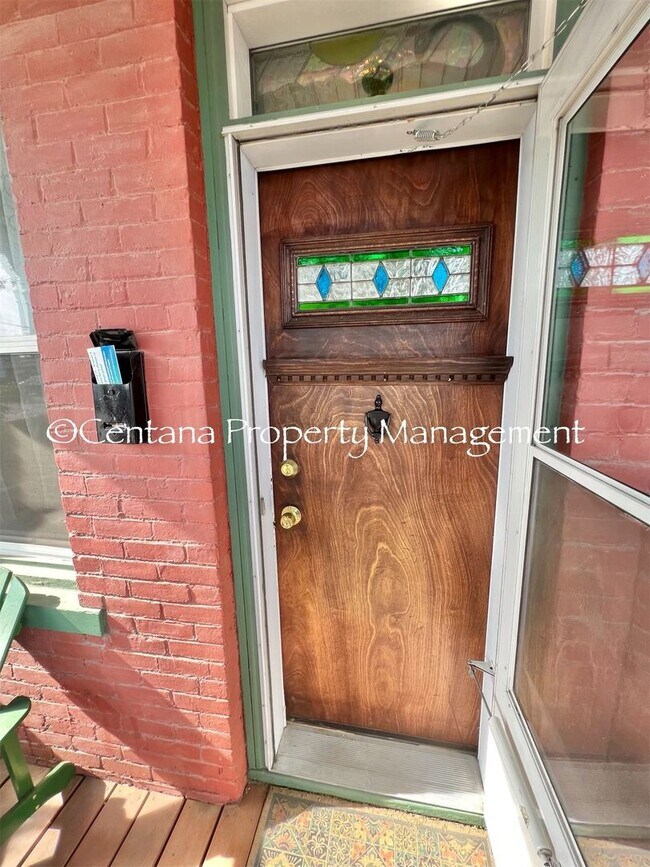 Foto del edificio - Historic home centrally located and beauti...