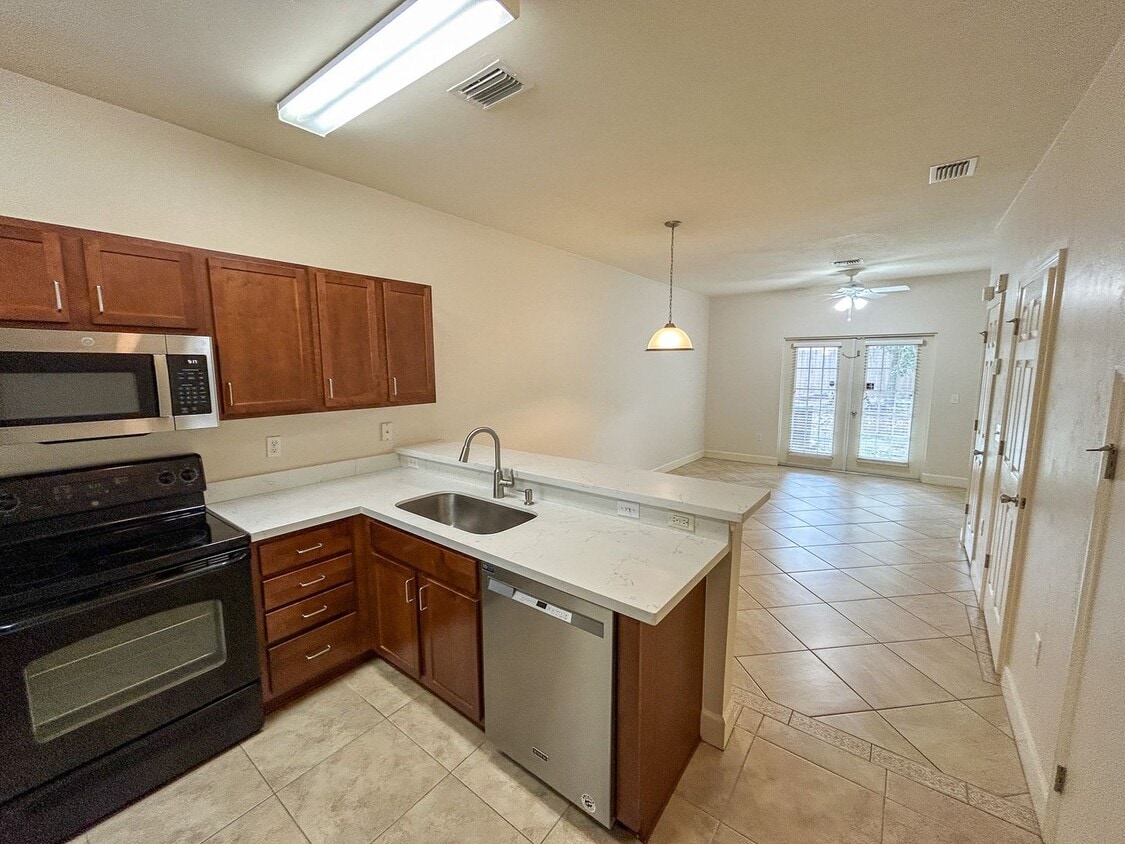 Photo - 2951 SW 35th Place