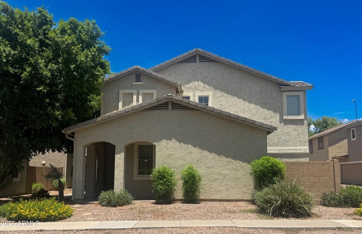 Building Photo - GREAT LOCATION MESA SOUTH OF THE 60