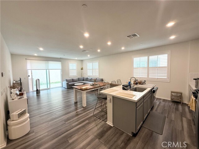 Foto del edificio - 5331 Mariner Ln