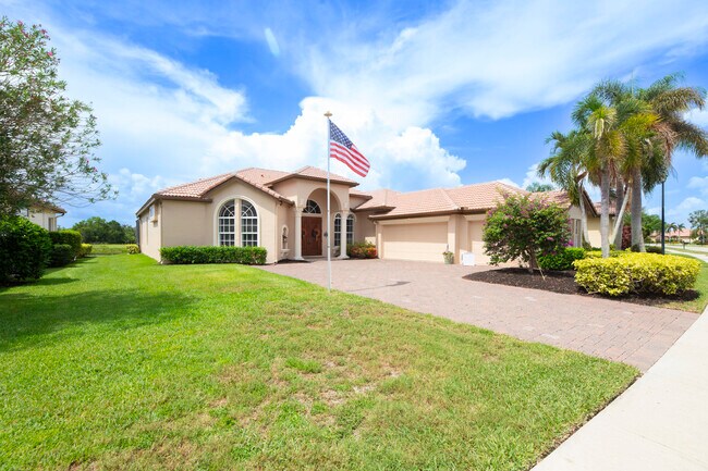 Foto del edificio - 923 SW Grand Reserves Blvd