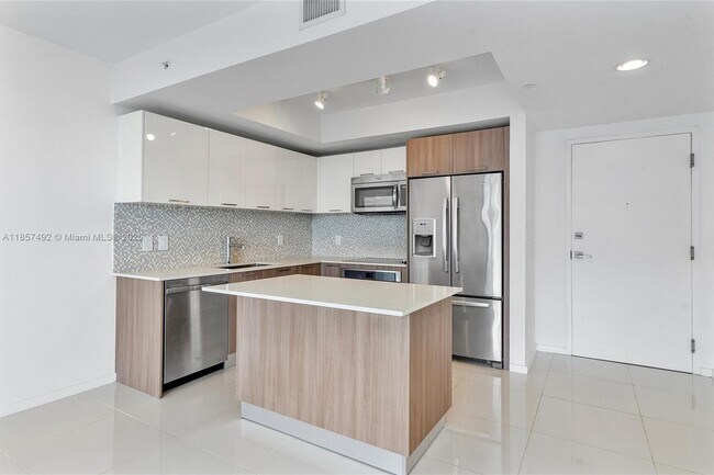 Building Photo - 5252 NW 85th Ave