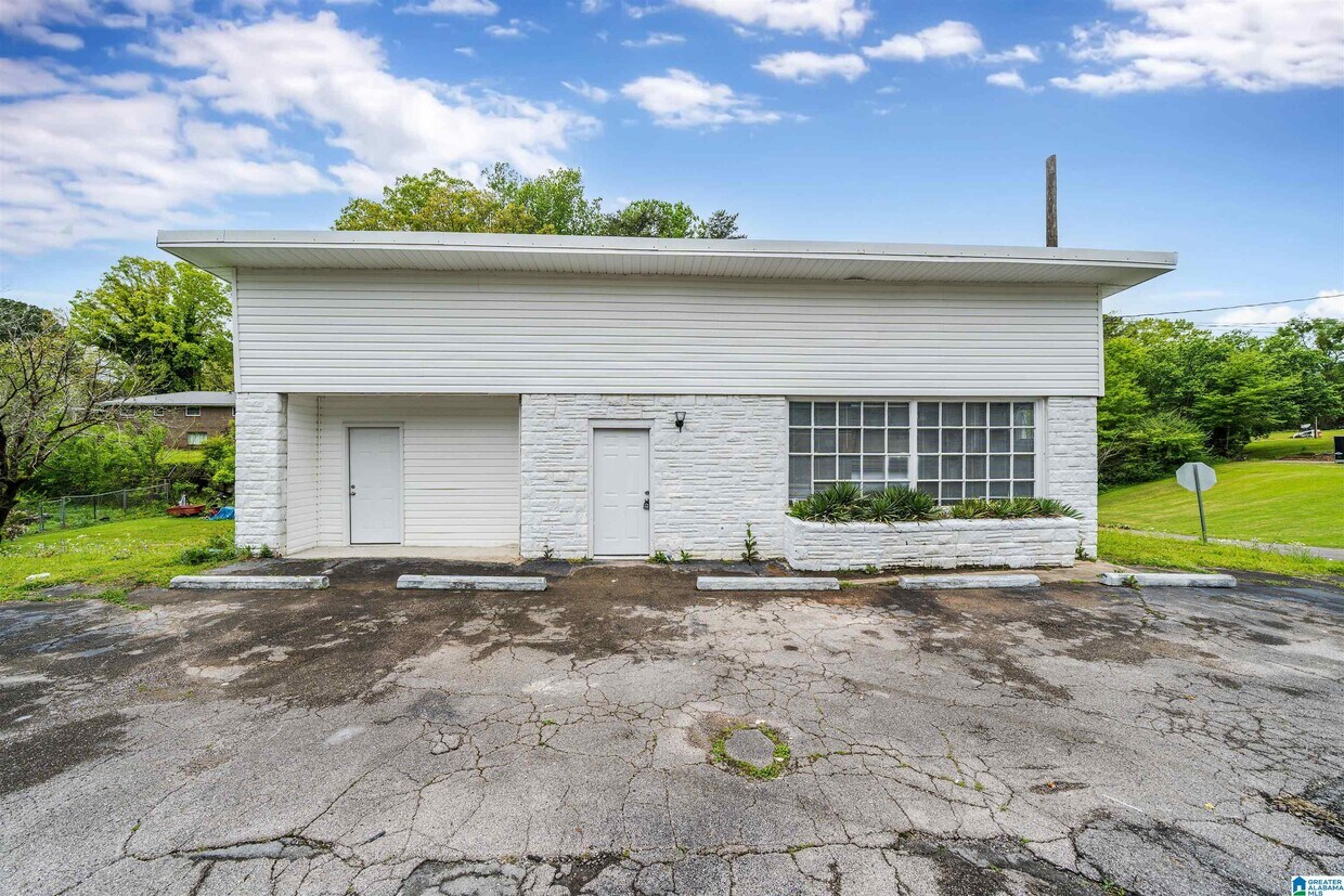 194 Main St N, Graysville, AL 35073 House Rental in Graysville, AL