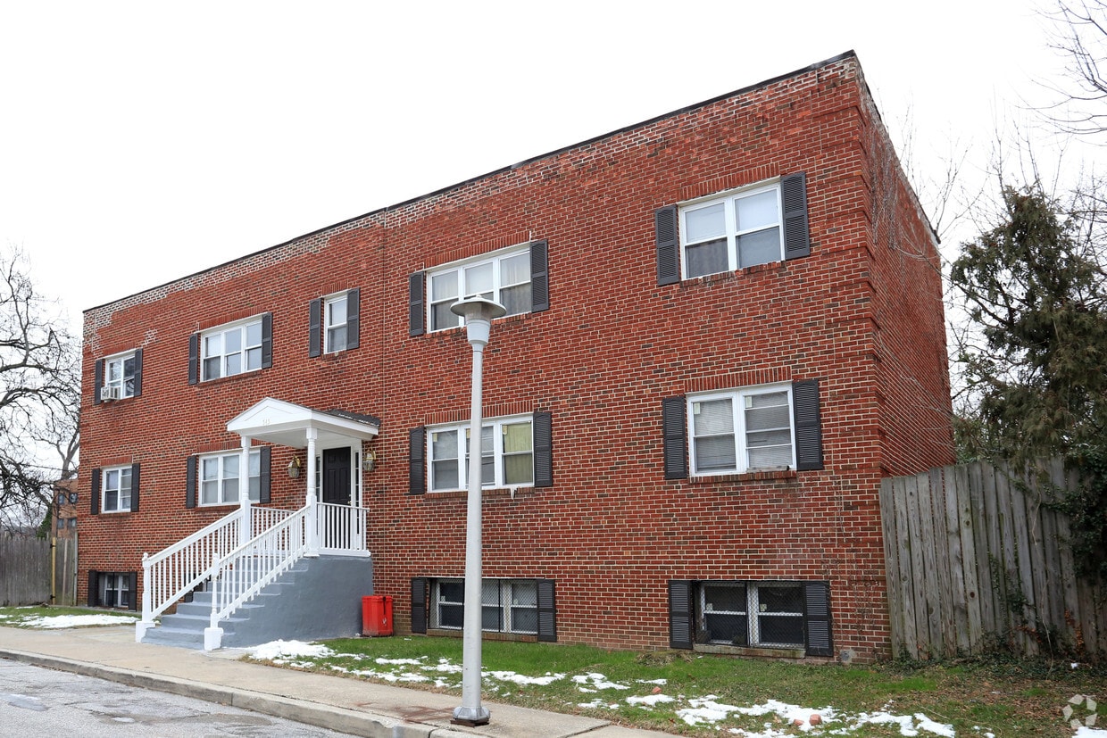 Building Photo - 545 Wyanoke Ave