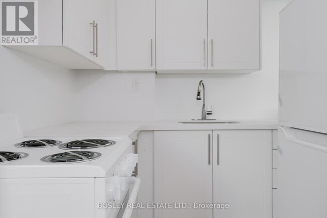 Photo du bâtiment - 85-385 Lawton Blvd