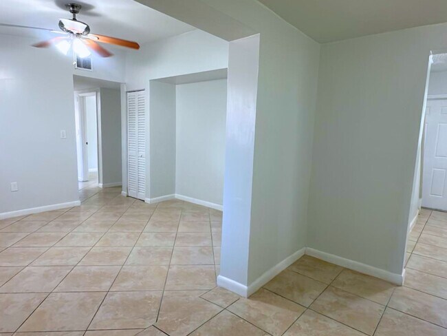 Foto del edificio - 3250 NW 2nd St