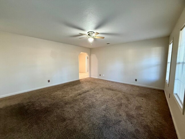 Foto del edificio - 3 Bedroom/2 Bathroom Home in Paragould AR - $1,275/month
