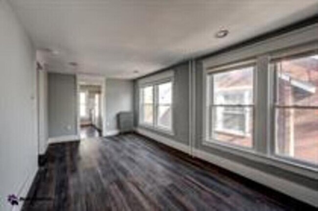 Foto del edificio - 255 W Union St