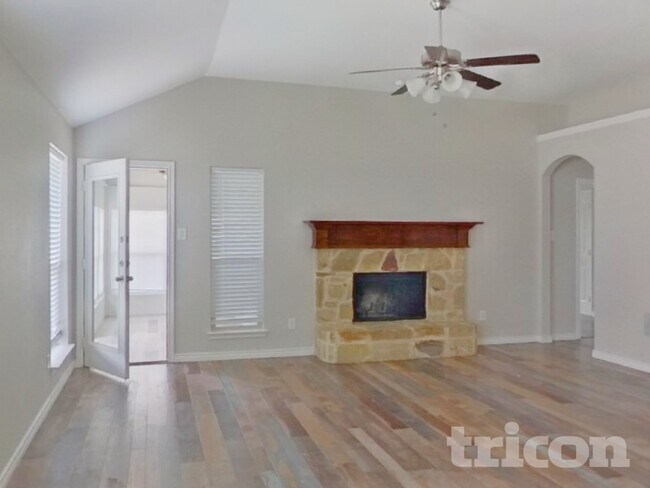 Foto del edificio - 157 Spring Hollow Dr