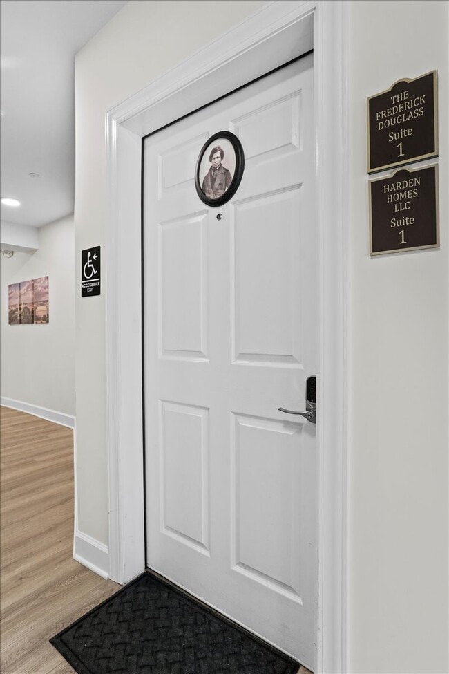 Building Photo - 34 W Franklin St