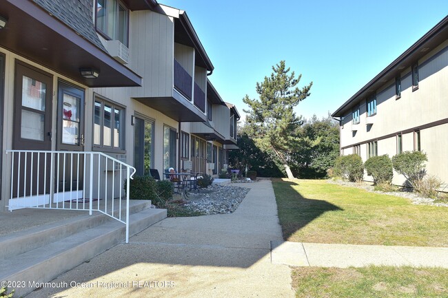 Building Photo - 3 Hilltop Terrace