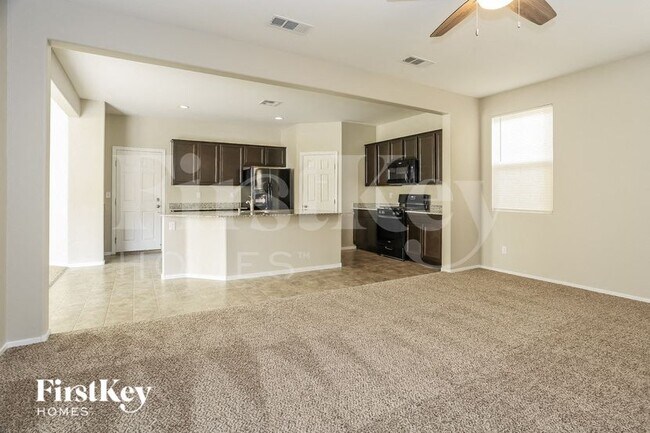 Foto del edificio - 4056 Little Bay Ave