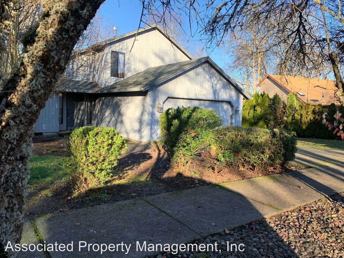 Foto principal - 3 br, 2 bath House - 3066 N Davis Dr