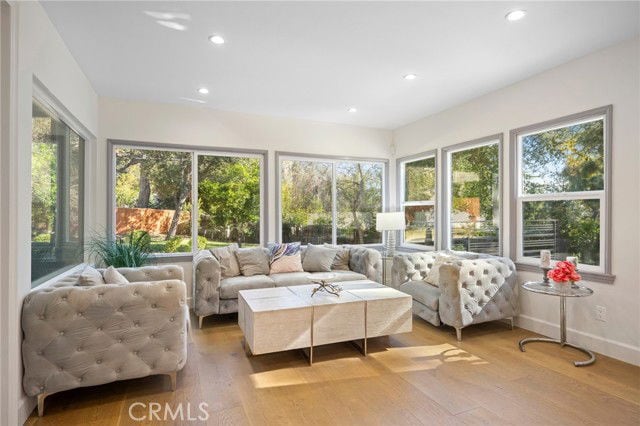 Building Photo - 2065 E Altadena Dr