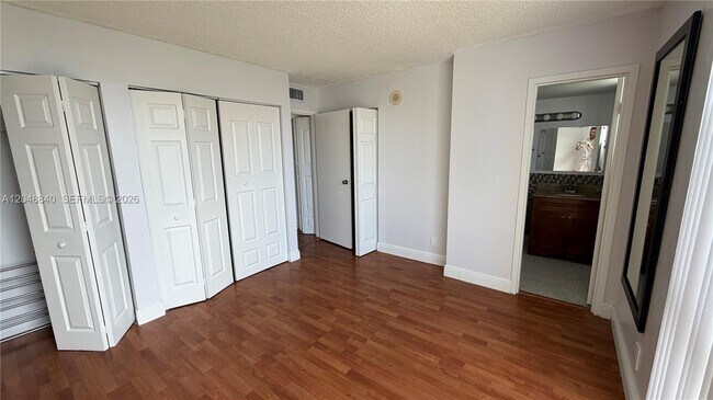 Building Photo - 17021 N Bay Rd