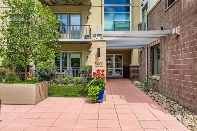 Building Photo - 3401 Arapahoe Ave