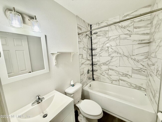 Building Photo - 114 W 41st St