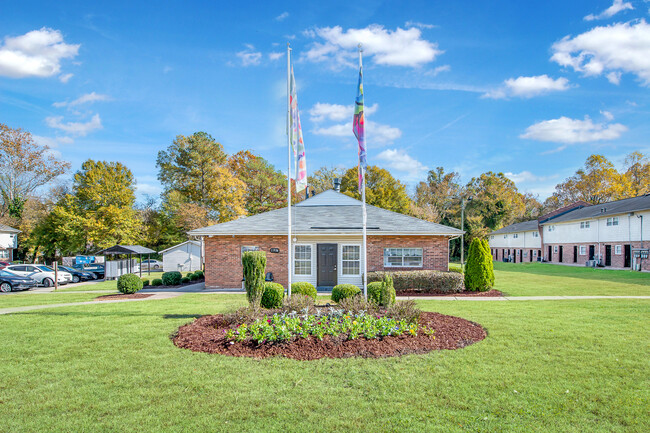 Building Photo - Crowders View Townhomes