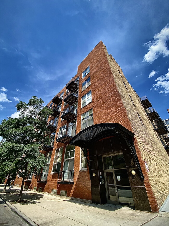 Building Photo - 417 S Jefferson St