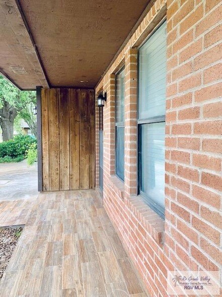 Foto del edificio - 6206 NW King Arthur Ct