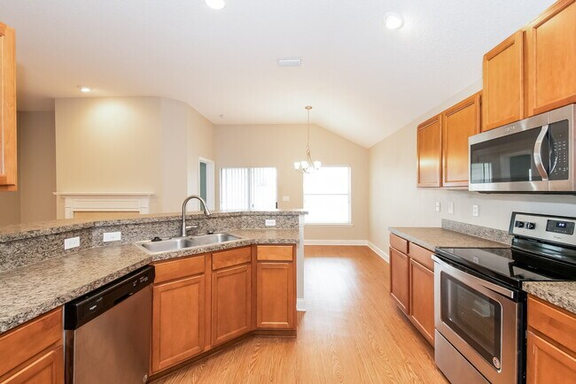 Building Photo - 12099 Hayden Lakes Cir
