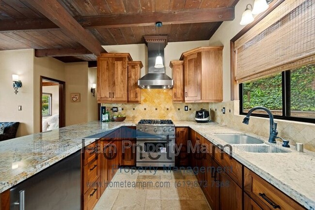 Building Photo - 746 Armada Terrace
